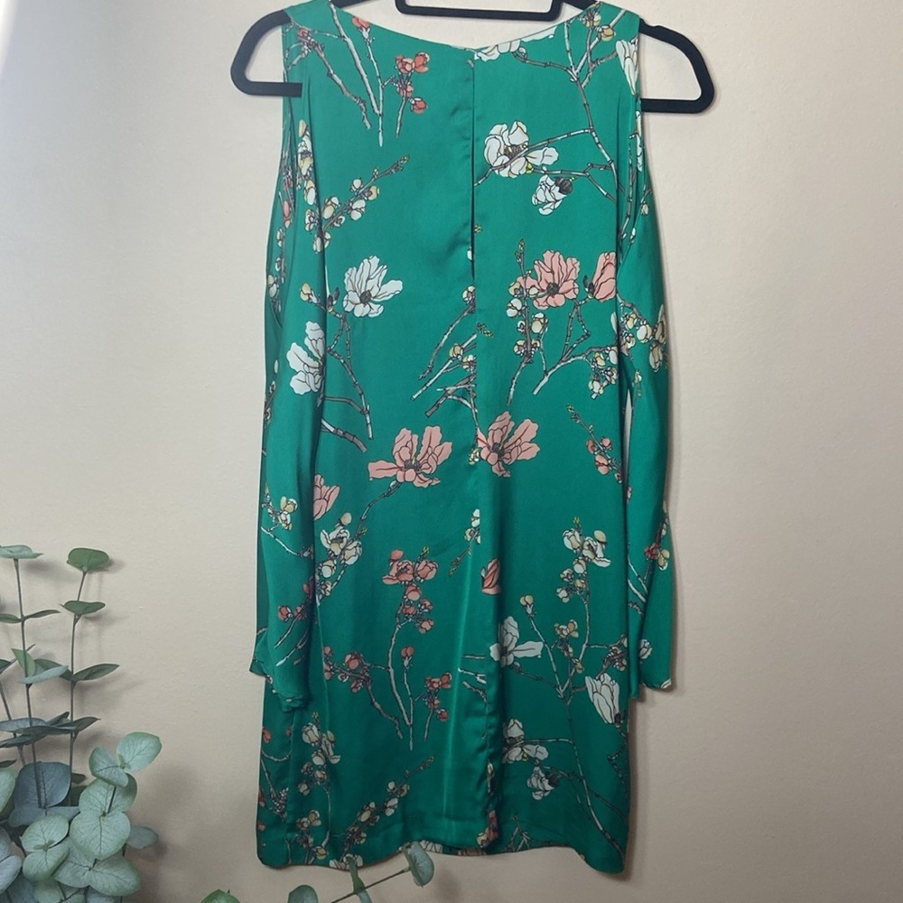 Green Zara Silky Floral Mini Dress short Satin Medium Bell Sleeve Cold Shoulder - Picture 8 of 9